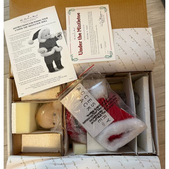 1997 Santa KEWPIE Porcelain Doll Under the Mistletoe by Danbury Mint NRFB - Picture 1 of 12